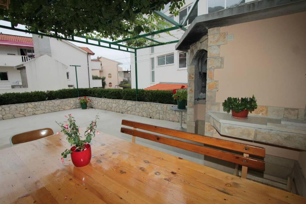 Cosey Studio Apartment For 2 Free Private Parking Макарска Экстерьер фото